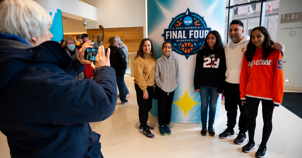 kadin-basketbolunun-mekkesi-minnesota-anini-yasiyor-LvKdNEie.jpg