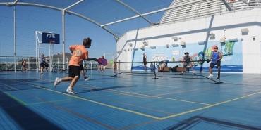 seyahat-ederken-nasil-hizli-arkadas-edinilir-pickleball-oynamayi-deneyin-zSIYCtlH.jpg