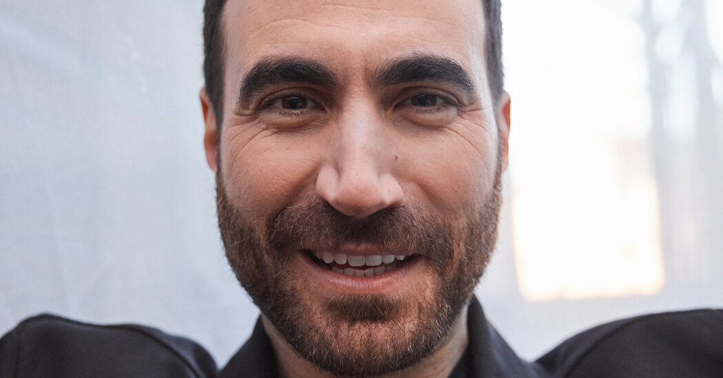 brett-goldstein-kementten-sonra-hayatla-yuzlesiyor-H2pPDrjv.jpg