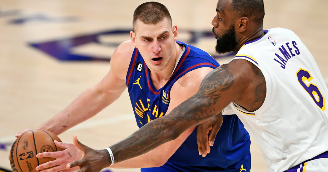 nikola-jokic-yavasligin-arkasinda-ustalasti-OM7VwILU.jpg