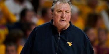 bob-huggins-sarhosun-suclamalarindan-sonra-bati-virginiadan-istifa-etti-TfOcPT5Q.jpg