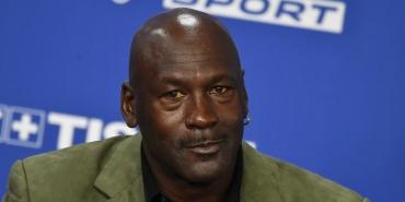 michael-jordan-charlotte-hornetsteki-cogunluk-hissesini-satacak-etI88eiY.jpg