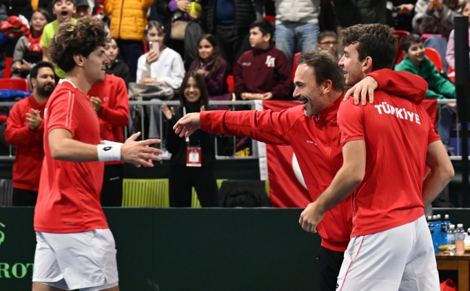 a-ulusal-erkek-tenis-ekibi-davis-cup-dunya-kumesi-1e-yukseldi-hLnBbSaC.jpg