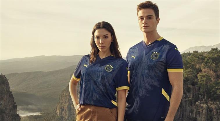 fenerbahce-yeni-formasini-tanitti-bVgGqPcN.jpg