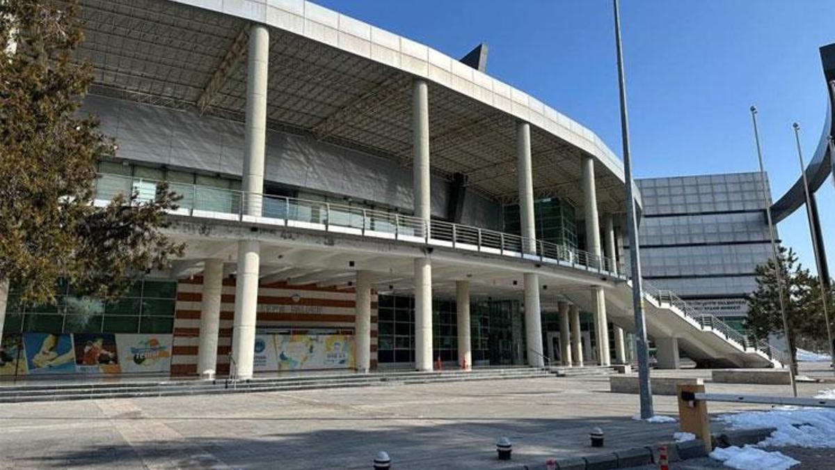kayserispor-harika-genel-konsey-toplantisi-ertelendi-H412TvFs.jpg